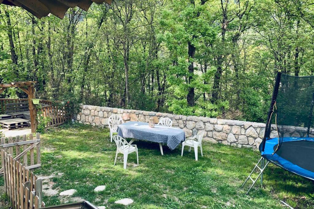 Petit 2P au coeur des montagnes avec spa Puget-Théniers Extérieur photo