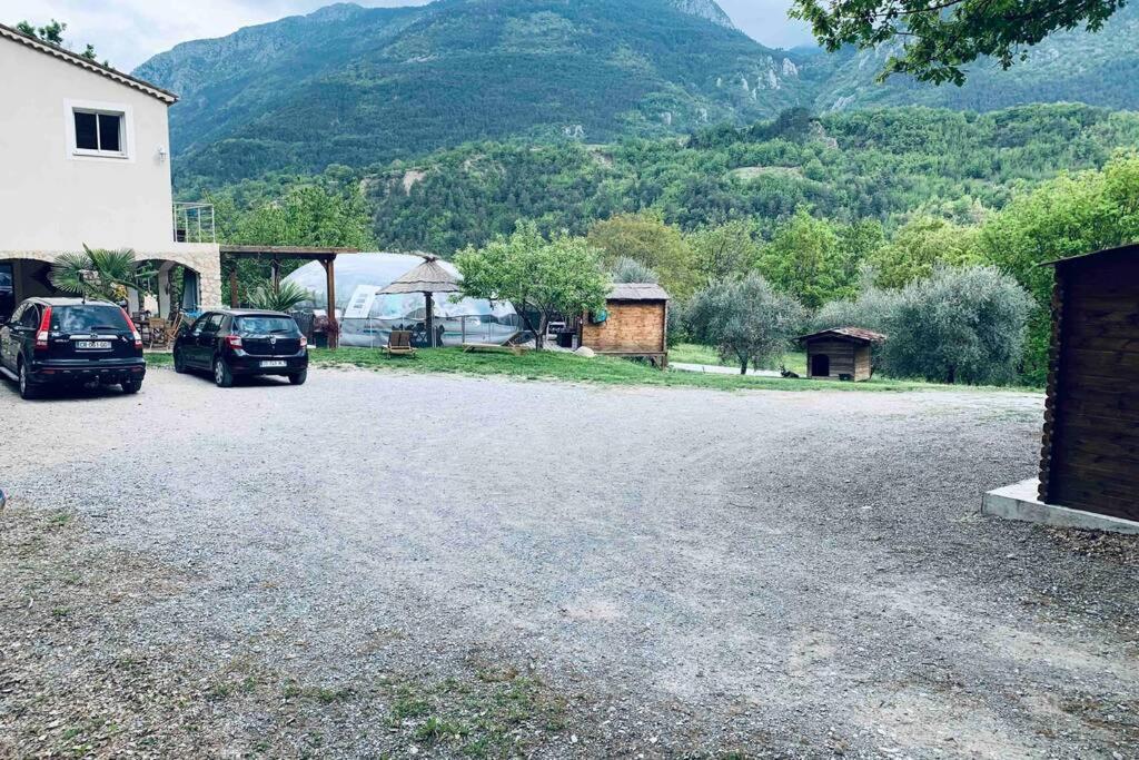 Petit 2P au coeur des montagnes avec spa Puget-Théniers Extérieur photo